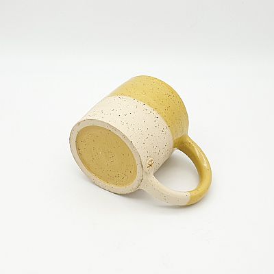 Χειροποίητη κεραμική κούπα κίτρινη με στίγματα